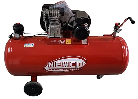 Ο NEWCO 200L / 3 HP / 380 V (μοντέλο 200-3) είναι ένας επαγγελματικός αεροσυμπιεστής ελαιολίπαντος, με κεφαλή εμβολοφόρα και μαντεμένιο κύλινδρο, σχεδιασμένος για μακροχρόνια χρήση και υψηλή αξιοπιστία.