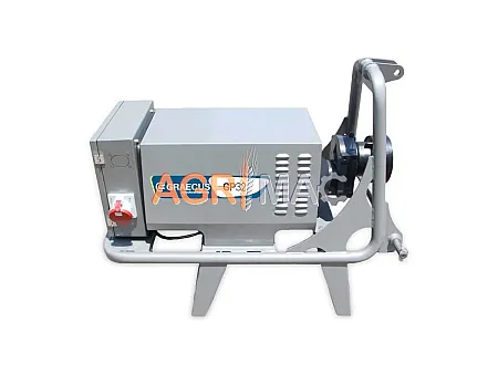 Γεννήτρια για τρακτέρ τριφασική, κλειστού τύπου με βάση, πίνακα και 3 πρίζες GP32