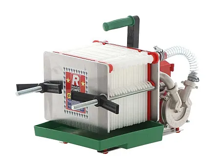 Το Rover Colombo 18 Oil Inox είναι ένα επαγγελματικό φίλτρο πλακών υψηλής ποιότητας, ειδικά σχεδιασμένο για φιλτράρισμα λαδιού (ελαιόλαδο, σπορέλαια, φυτικά λάδια κ.λπ.), αλλά και για υγρά με παρόμοιο ιξώδες.