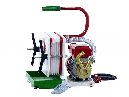 Η ROVER COLOMBO 6 είναι μια υψηλής ποιότητας αντλία με ενσωματωμένο σύστημα φίλτρανσης, κατάλληλη για:  φιλτράρισμα και διαύγεια κρασιού,  οινοπνευματωδών,  λικέρ,  αποσταγμάτων και ποτών γενικότερα.