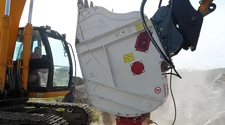 ΚΑΔΟΣ  ΘΡΑΥΣΤΗΡΑ