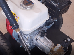 Βενζινοκίνητο πλυστικό μηχάνημα επαγγελματικής χρήσης Honda Gx200 με αντλία υψηλής πίεσης Annovi Reverberi 380 - RXV205 bar 13 lt/min  made in italy